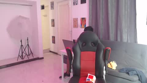 Isa  --------- online show from September 18, 1:31 am