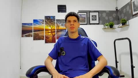 andrew_2811 online show from January 7, 4:28 am