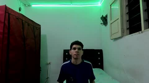 andrew_2811 online show from April 21, 12:14 am