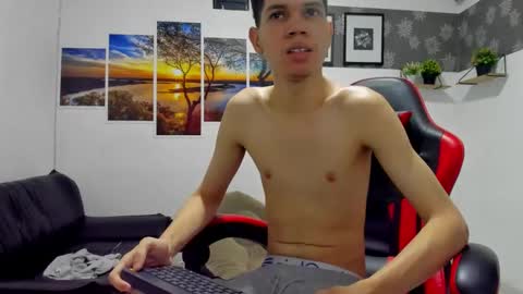 andrew_2811 online show from October 16, 5:51 am