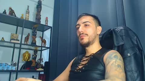 Snapshot of andrewbanner chatting on March 3, 5:20 am MasterRomania online show from March 3, 5:20 am