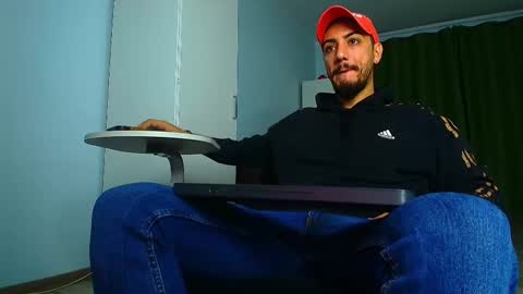 Snapshot of andrewbanner chatting on October 7, 5:03 am MasterRomania online show from October 7, 5:03 am