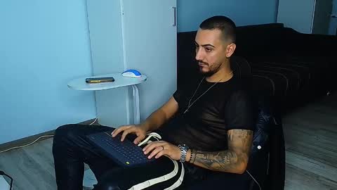 Snapshot of andrewbanner chatting on September 29, 7:51 am MasterRomania online show from September 29, 7:51 am