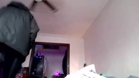 andrewgennie online show from February 22, 9:39 pm