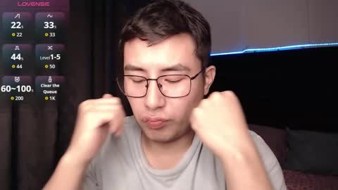 andrewmhilton_ online show from February 1, 7:27 am