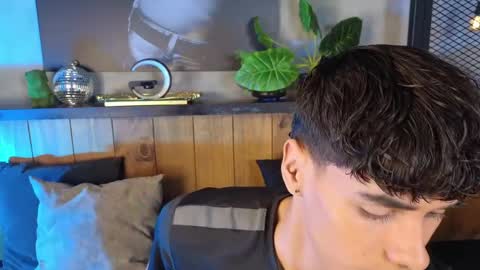 AndreWortix online show from April 19, 4:46 am