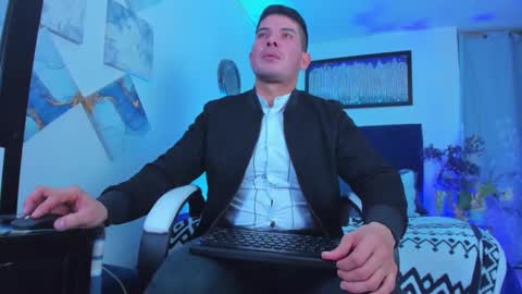 andrewstelee online show from March 8, 3:06 am