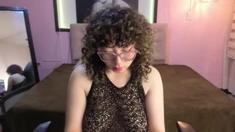 androm3da_ online show from May 20, 7:53 pm
