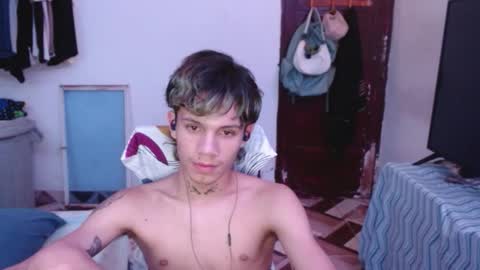 andy_dan1 online show from May 16, 7:49 am