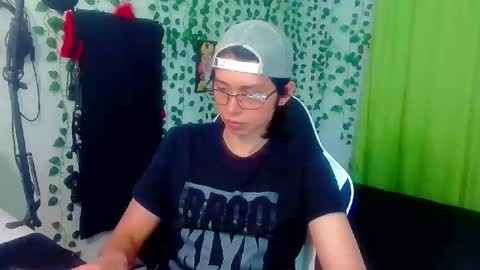 Snapshot of andy_gray01 chatting on September 21, 5:06 pm Andy Gray online show from September 21, 5:06 pm