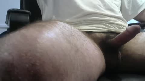 Snapshot of andychow381213 chatting on October 5, 1:36 am andychow381213 online show from October 5, 1:36 am