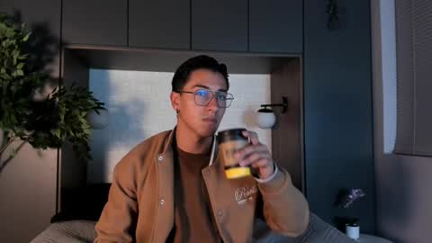 Andy Joy  online show from November 14, 11:34 am