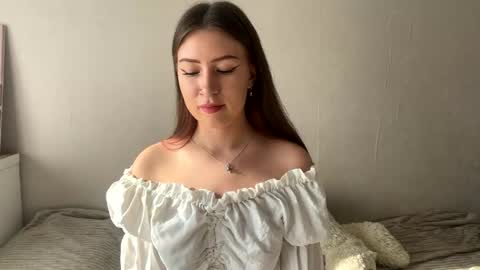 Anfisajess online show from May 5, 1:06 pm