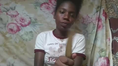 angeeliine online show from April 17, 1:24 pm