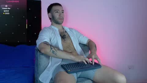 angel_kyrozz online show from April 19, 7:05 pm