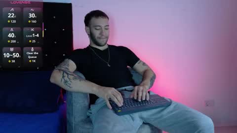 angel_kyrozz online show from April 22, 7:10 pm