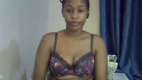 angel_mia5 online show from March 13, 9:40 pm