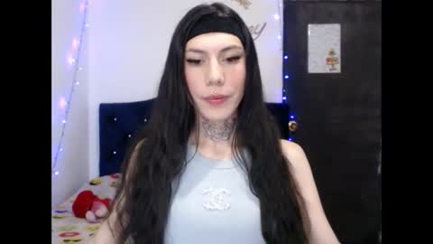 Snapshot of angel_moon69_ chatting on January 9, 11:25 am follow me instagram   amymiranda69 online show from January 9, 11:25 am