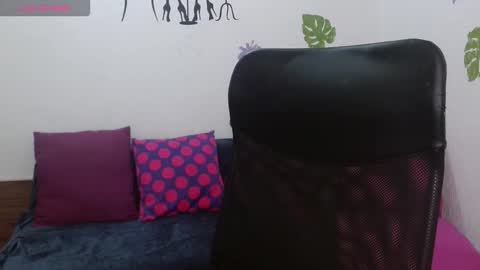 Nayely and Angel online show from January 5, 7:06 pm