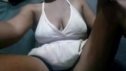 angel_pilipinaxxx10 online show from January 13, 6:37 pm
