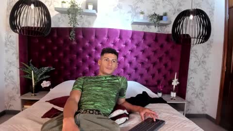 Angel  online show from April 10, 12:32 pm