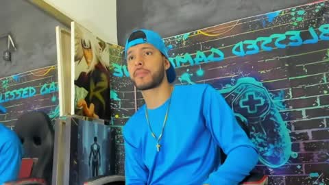 angel_villareal_ online show from April 9, 12:44 pm