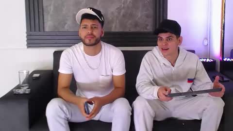 angel_villareal_ online show from February 14, 5:10 am