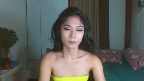 Snapshot of angela_mccollins chatting on January 31, 10:10 pm angela online show from January 31, 10:10 pm