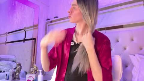 angela_white22 online show from April 14, 7:39 pm