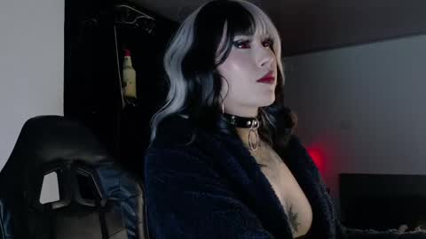 Angela help me reach 100 thumbs up online show from April 21, 2:51 am