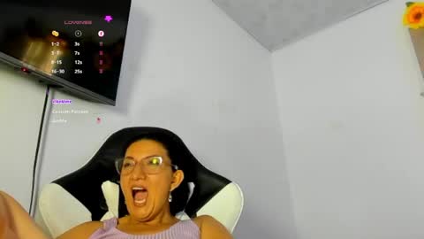 angel online show from April 10, 9:30 pm