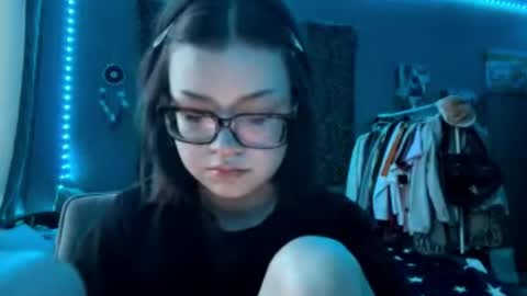 angelcatier online show from June 3, 5:29 pm