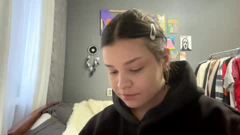 angelcatier online show from April 27, 4:26 pm
