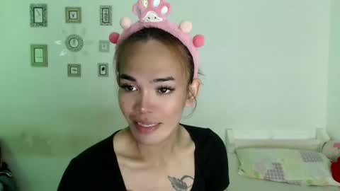 Snapshot of angelic_slutxx chatting on October 25, 12:04 pm Yhanna online show from October 25, 12:04 pm