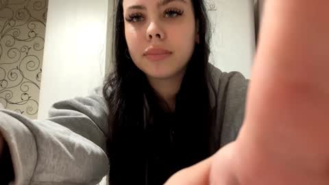 Alice online show from December 20, 6:26 pm