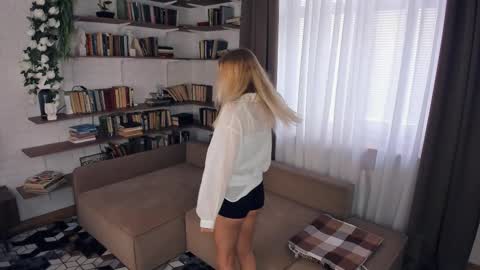 Alice WOW online show from March 25, 8:54 am