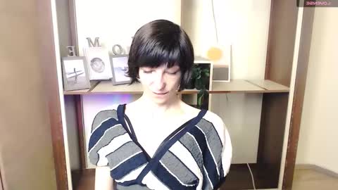 Snapshot of angelinalov_ chatting on October 23, 7:43 am Angelina online show from October 23, 7:43 am