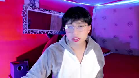 Snapshot of angellonfire chatting on September 30, 12:54 am Angel  online show from September 30, 12:54 am