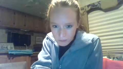 angellove8606 online show from December 17, 7:15 am