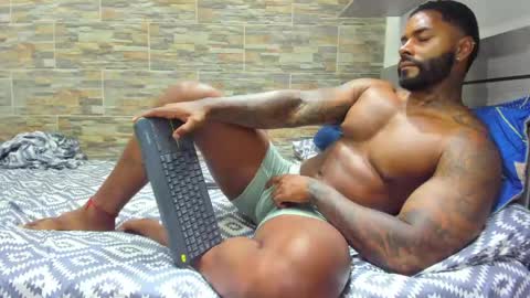 angelo_evans33 online show from April 27, 12:41 am