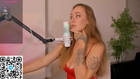 Snapshot of angelpaull chatting on March 3, 11:24 pm Angel online show from March 3, 11:24 pm