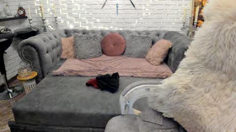 Angel Wild online show from February 9, 11:25 pm