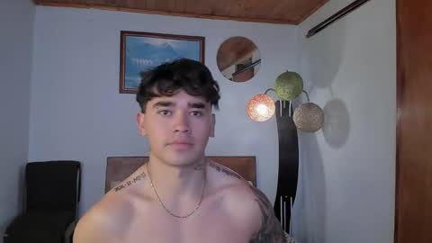 Snapshot of angelx_fox chatting on January 5, 6:02 pm Angel Fox online show from January 5, 6:02 pm