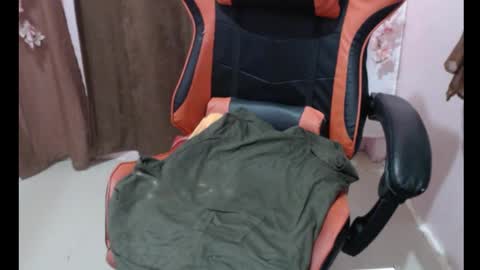 Snapshot of angle_goddess chatting on October 30, 3:45 pm angle_goddess online show from October 30, 3:45 pm