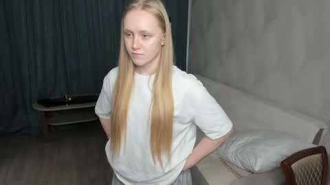 Violet online show from April 17, 7:11 am