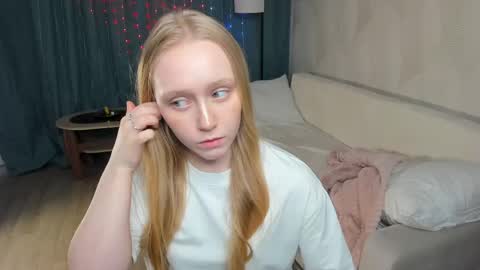 Violet online show from April 18, 7:21 am