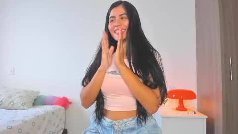 Snapshot of ani_mila chatting on October 18, 9:30 pm ani_mila online show from October 18, 9:30 pm