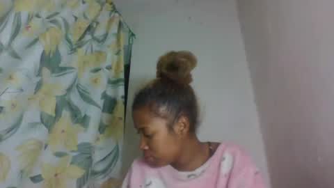 anichamarie0 online show from July 25, 2:48 pm