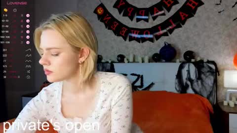 Alice online show from October 26, 4:06 pm