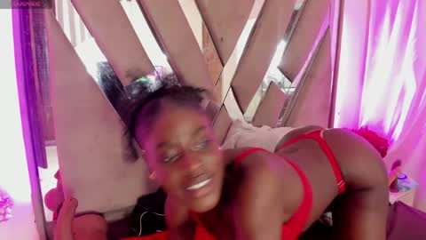 anisha_zambrano online show from May 8, 2:12 pm